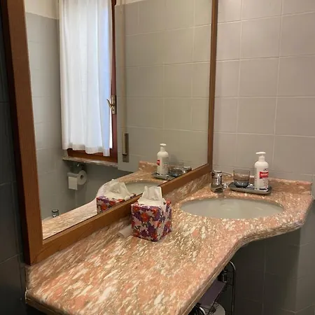 Porta San Felicianetto 펜션 폴리뇨